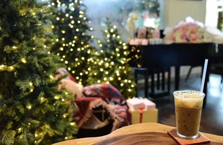 How to Have a Calming and Joyful Christmas