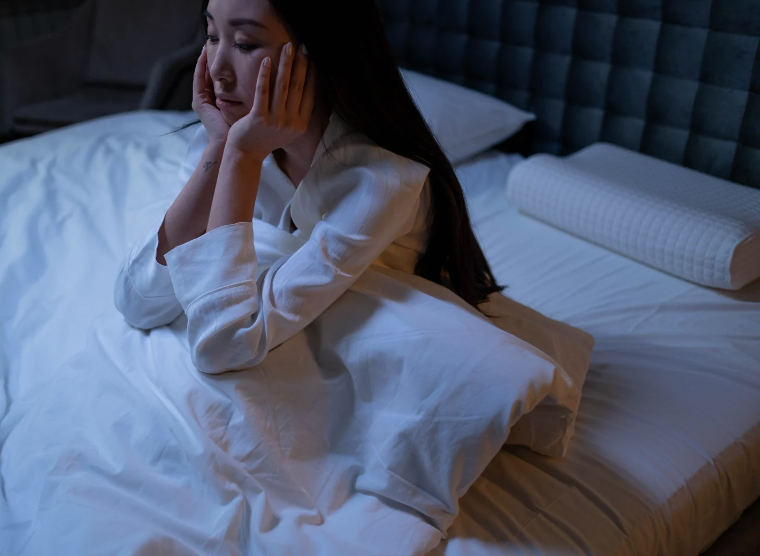 Why You’re Exhausted but Wide Awake at 3 A.M.