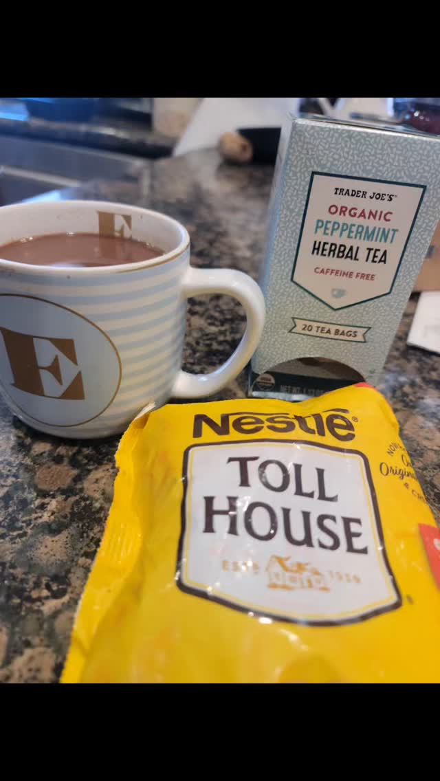 When I want to vibe with my kinda Christmas tea. Instant Peppermint Bark. Boom! 💥 

The Christmas 🎄 teas I purchased just weren't quite right. So I did my own blend. 😁 Yeah, baby! Now that's girl-bossing. 👊🏾

#purpleessencebyevelyn #christmasinjuly #peppermintbark #teatime #girlbosslife #bosslady #tollhouse