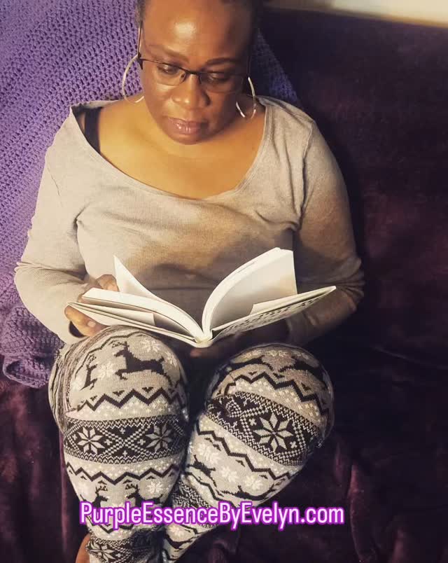Do you prefer fiction or non-fiction? 📖 

Today’s goal is not to read a book but to write a chapter in my book. 😃

#purpleessencebyevelyn #ReadABookDay