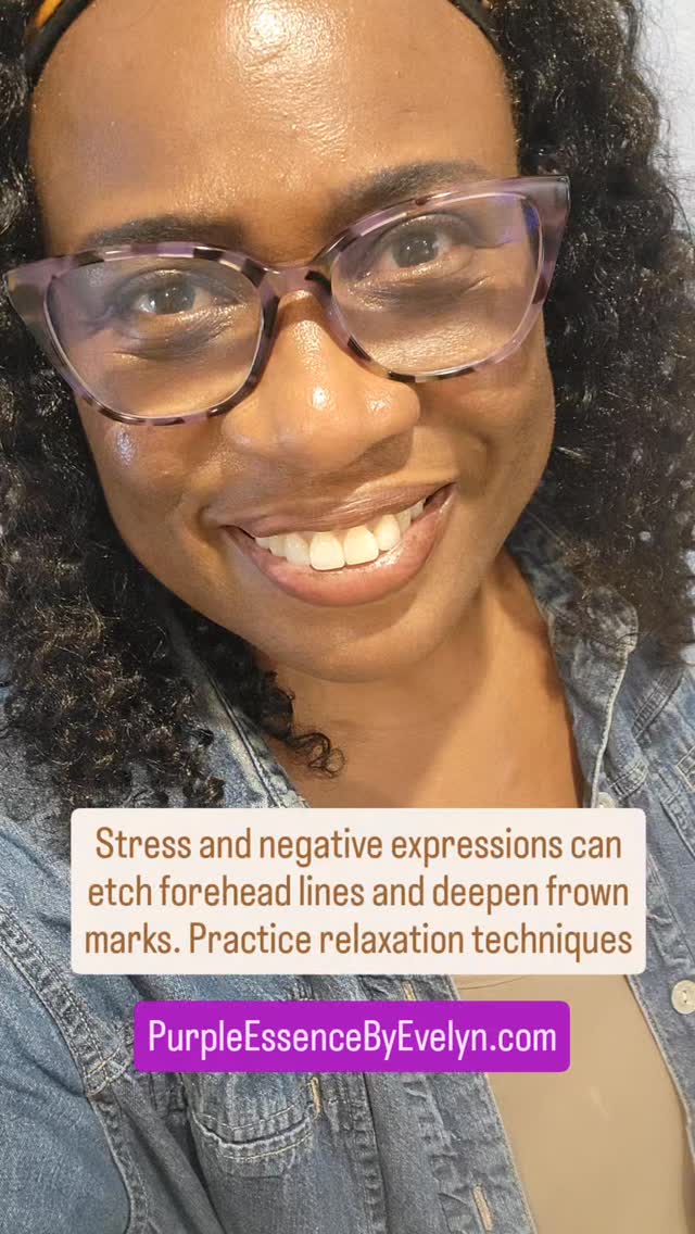 Habitual lines are formed by so many expressions we make throughout the day. Stay mindful. 

To learn more of what to avoid so you can age well, check out the "Habitual Lines" blog post on my website. The link is in the bio. 🖕🏾

#purpleessencebyevelyn #HabitualLines #AgeWellWithEvelyn #FrownLines #relax