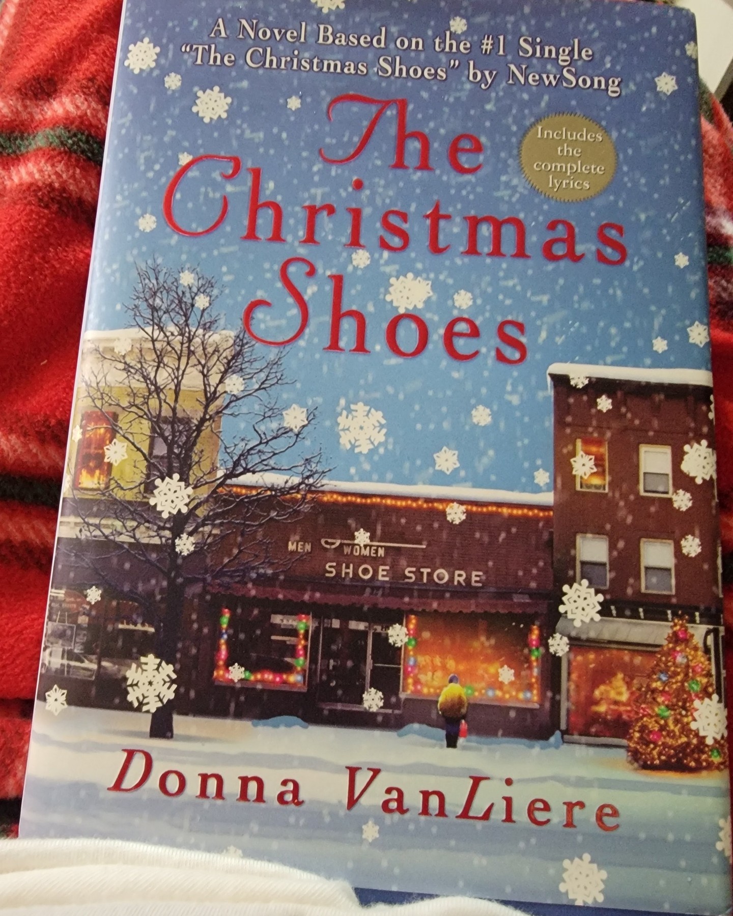 Cue the tears. 😢 Except, not for me. I don't cry, more accurately, can't cry. I try to cry. 

But I do get chocked up everytime I read the book 📖 , see the movie 🎬, or hear the song. 🎵 

Which books, movies, or songs gets you emotional? 

#PurpleEssenceByEvelyn #ChristmasShoes #NoTearsForMe