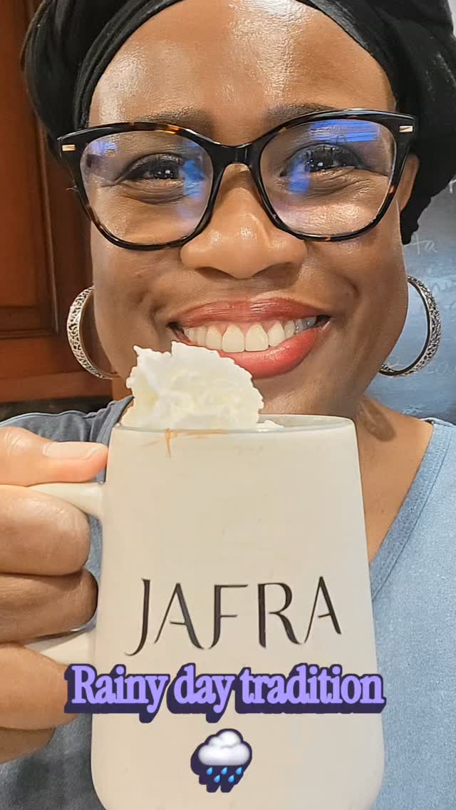 Yup, I'm blaming it on the rain. 🌧

My tradition for the past few decades has been to enjoy homemade hot cocoa when it rains. 😋 

What do you do on rainy days?

#PurpleEssenceByEvelyn #rainyday #traditions #hotcocoa #chocolatelover