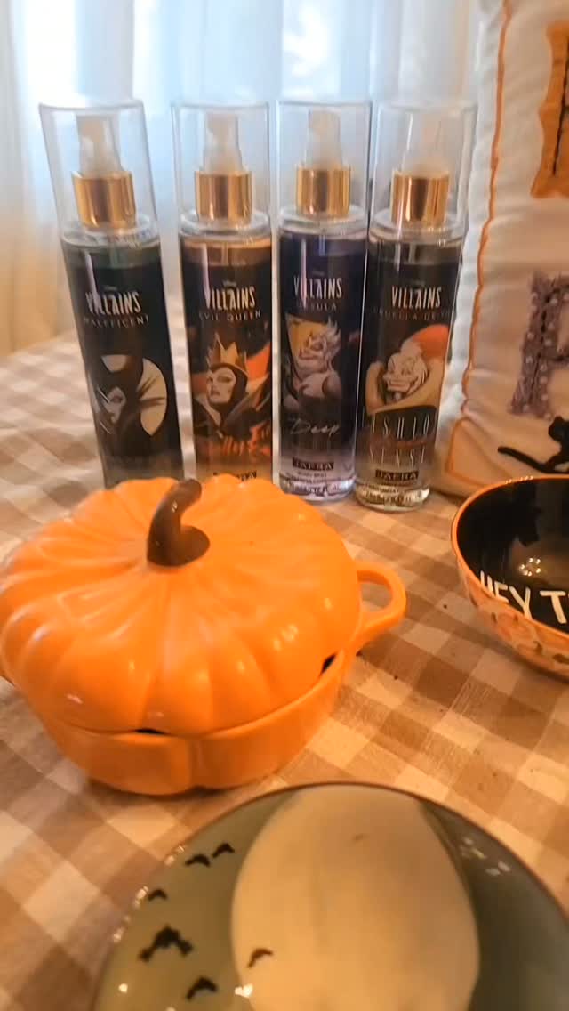 October fun is here! 🎃

I created a Holiday Hub just for YOU — filled with Halloween fun, self-care ideas, movies, music, recipes, gift inspiration, and a few surprises. 💜

Click the orange button in my bio and come on in!

What makes October feel like October to you?

#OctoberFun #HolidayHub #WomenOver40 #SelfCare #HalloweenFun